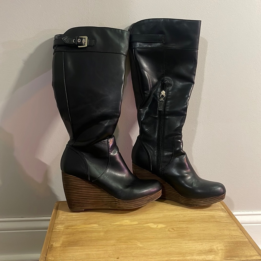 Black wedge boots